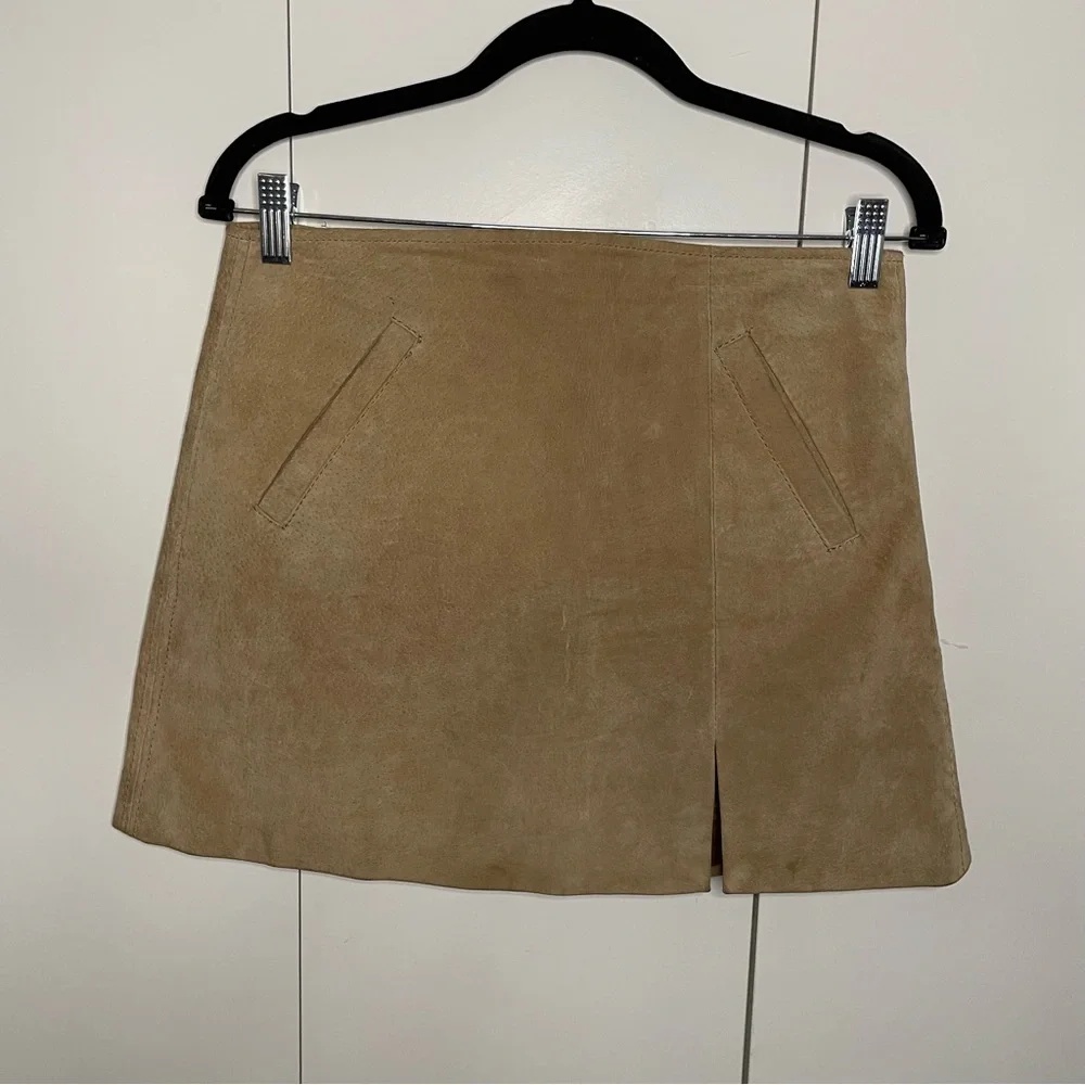 Blank NYC 100% leather mini Skirt tan neutral women’s size 28